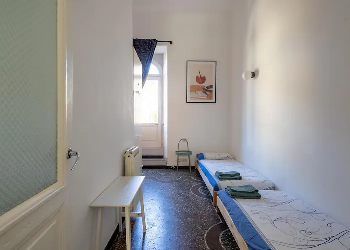 C_44 - Be On The Old Steps Between Station And Centre / Scalinata Cernaia Apartment La Spezia